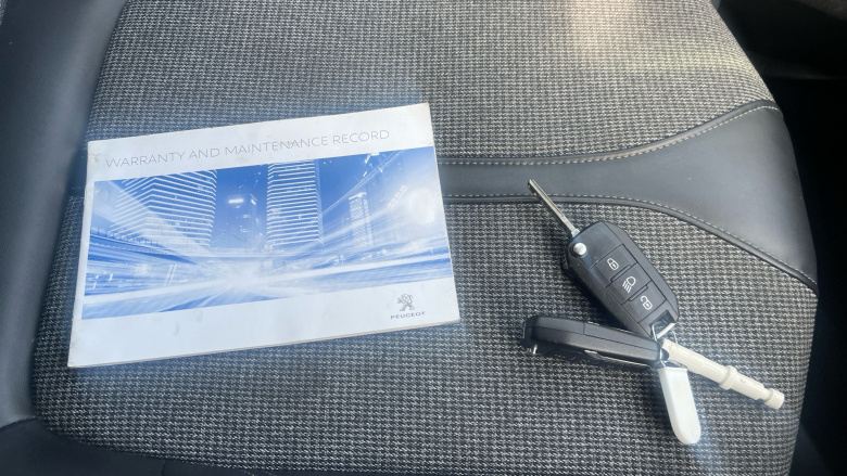 Peugeot 5008 1.2 PureTech Allure 5dr Petrol Estate